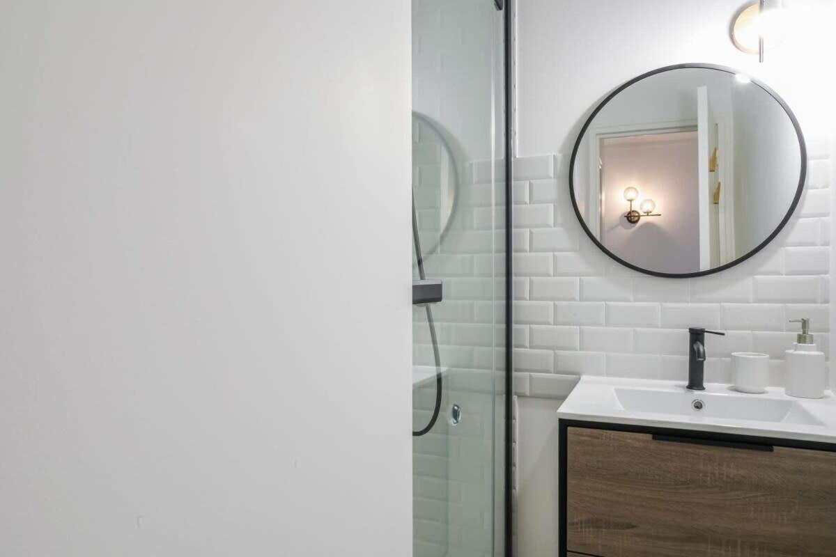Luminous Vue Seine- Paris 15min Apartment